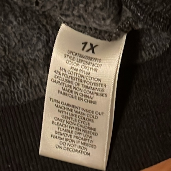 Ellen DeGeneres Love Grey hoodie size 1X, heart sweater, zippered - Picture 5 of 7